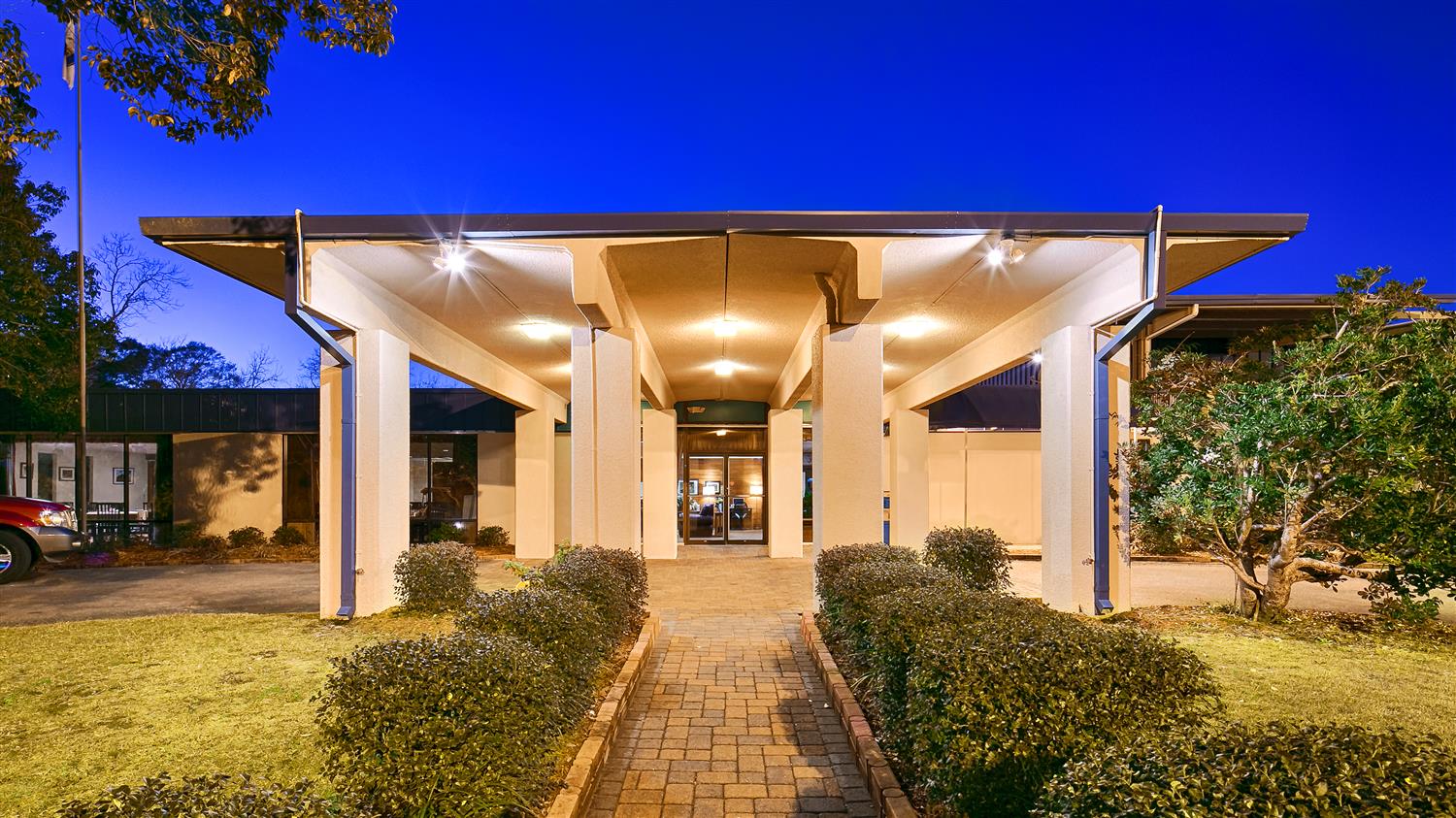 Best Western Crossroads Inn 2/19