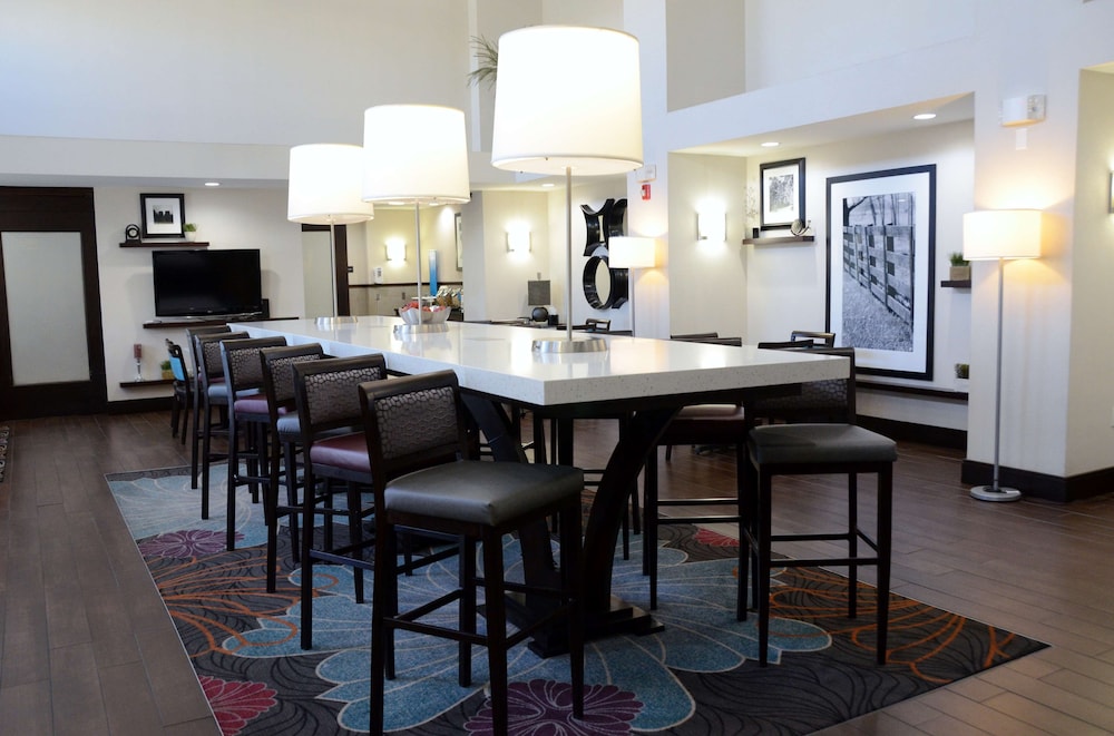 Hampton Inn & Suites Chicago Southland Matteson 38/51