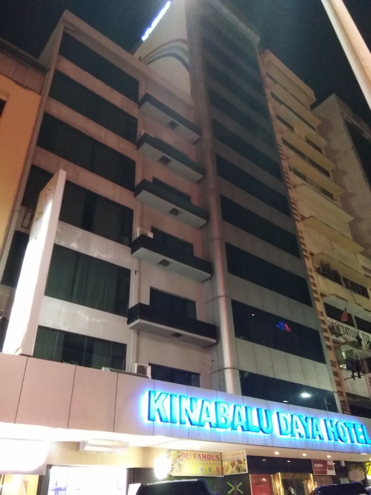 Kinabalu Daya Hotel 1/72