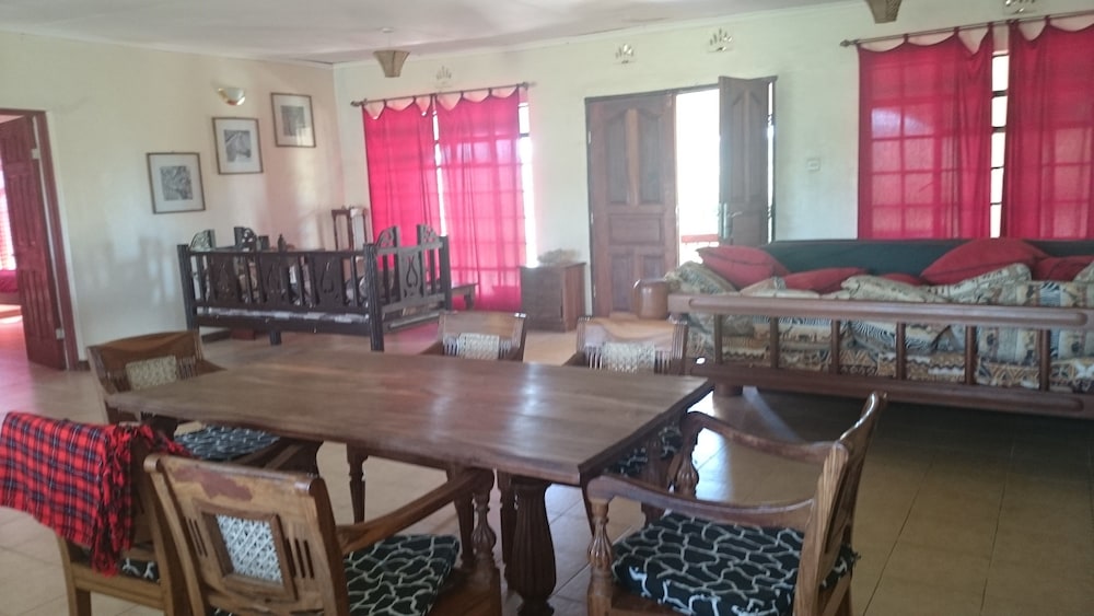 Narasha Guest House 24/47