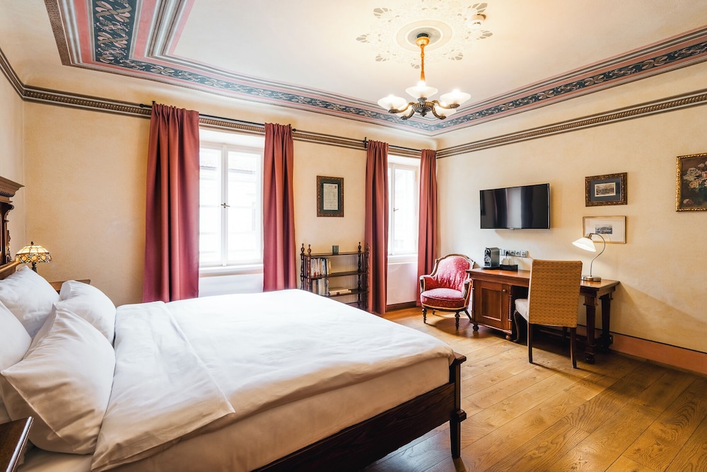 Hotel Latran 12/52