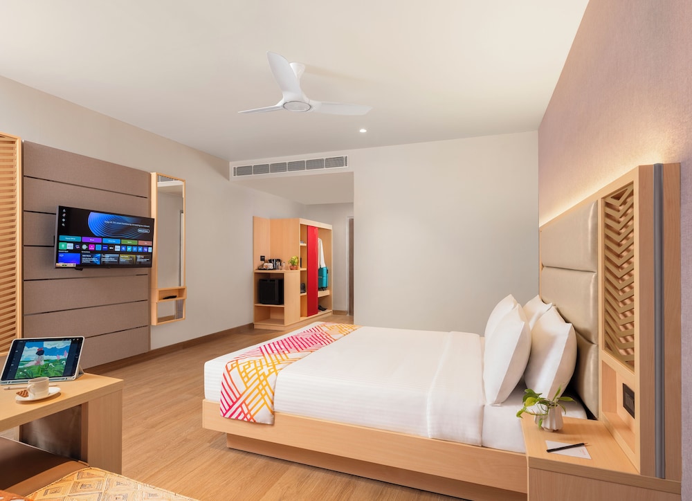Deluxe, Queen Bed, Ginger Nagpur, Airport Road 3/5