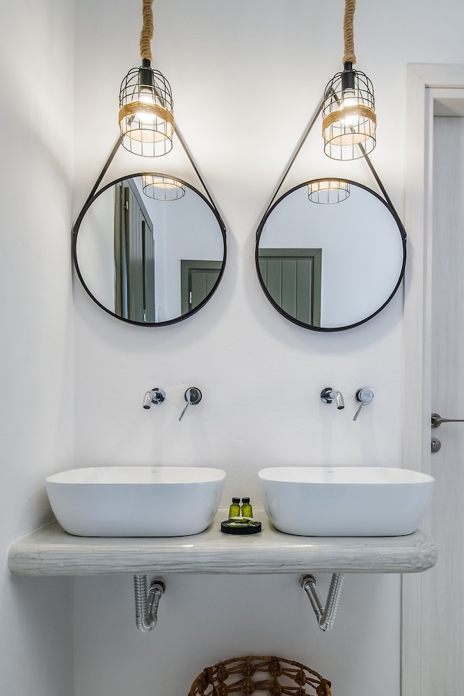Amethyst Exclusive Suites Oia 41/72