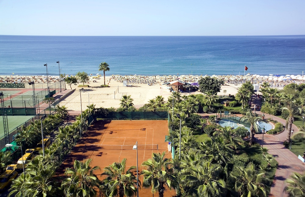 Riviera Hotel & Spa 52/55