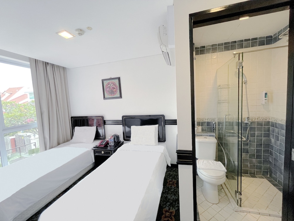 The Snooze Hotel Marine Parade (Ex Le Peranakan Hotel) 7/40
