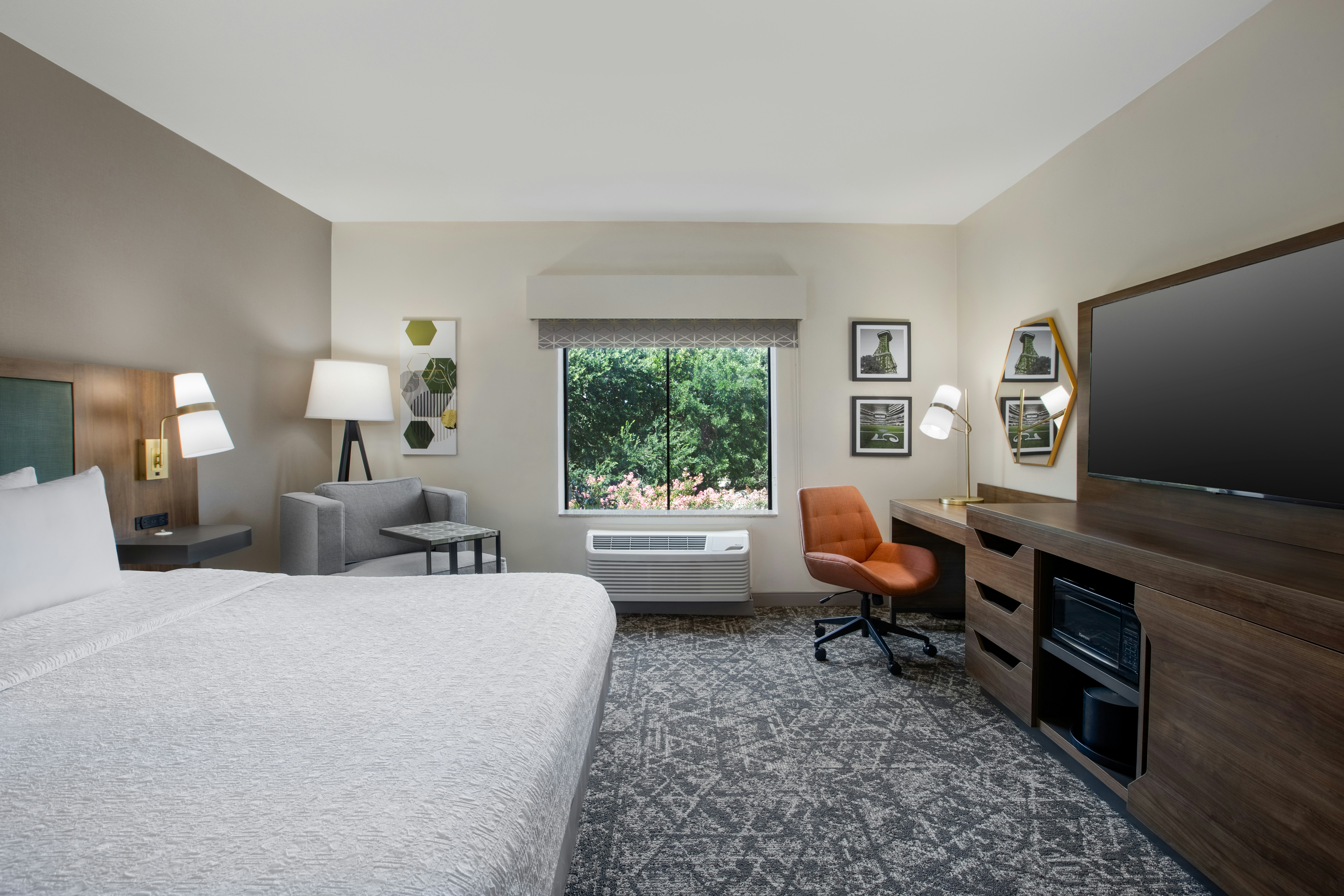 ROOM, KING BED
