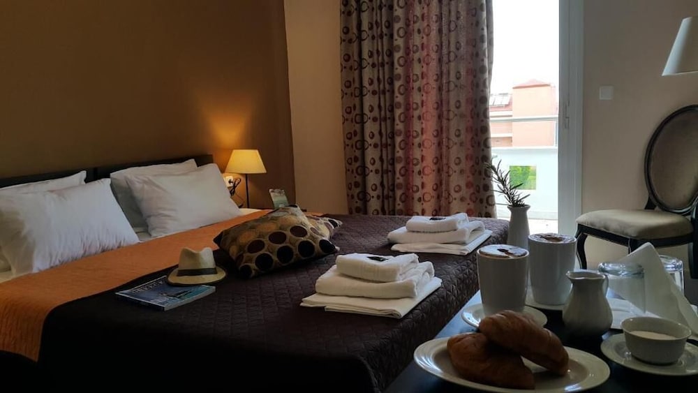 YAKINTHOS HOTEL 11/28