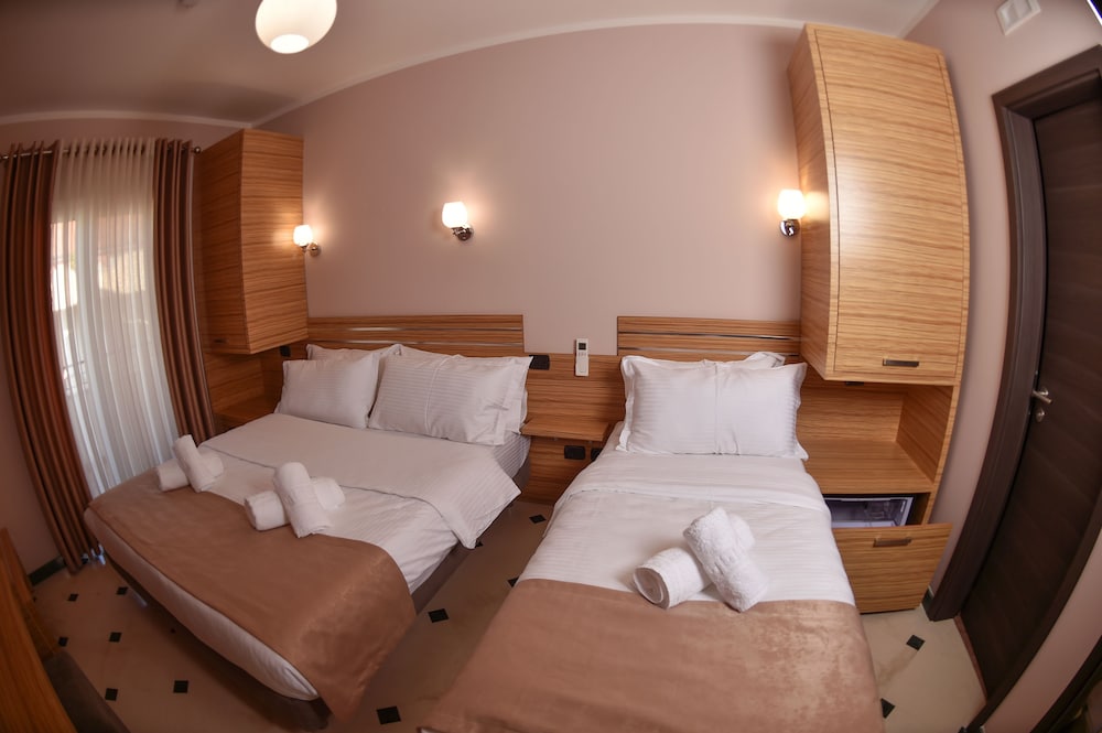 DELUXE, APARTMENT