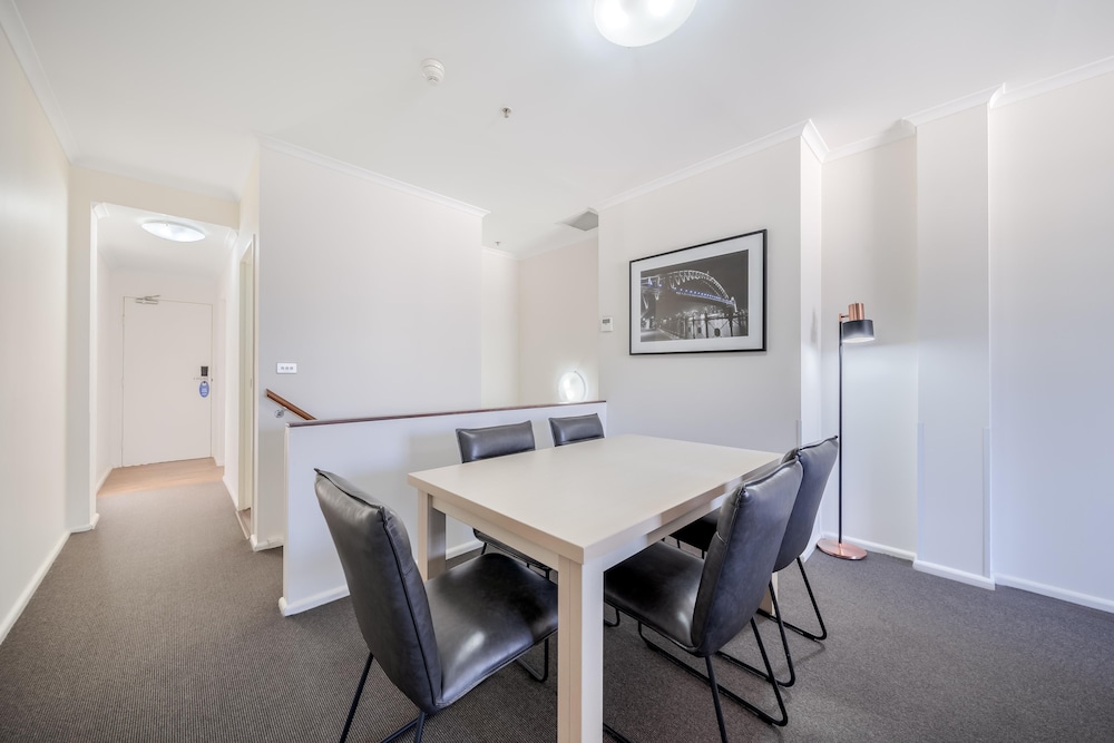 Oaks Sydney Goldsbrough Suites 57/69