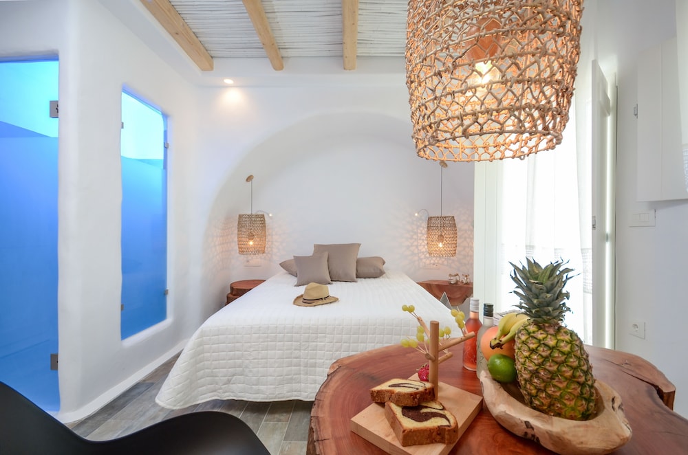 Naxos Island Escape Suites 35/71