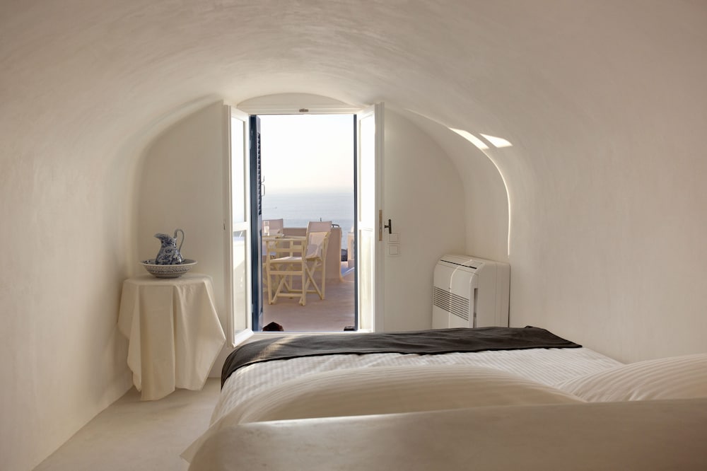 Oia Mansion 9/50