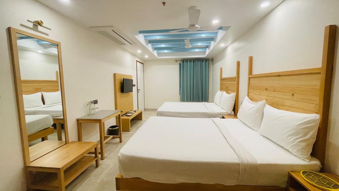 SILVER SANDS BEACH RESORT 4/14