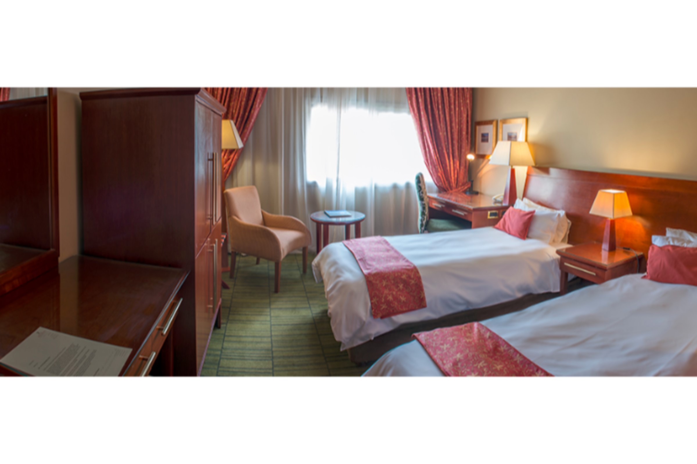 DELUXE, TWIN BEDS