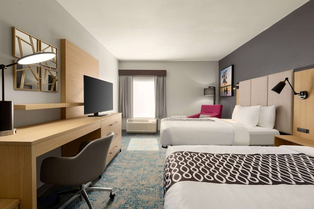 La Quinta Inn Suites By Wyndham Selma Smithfield I 95 18/45