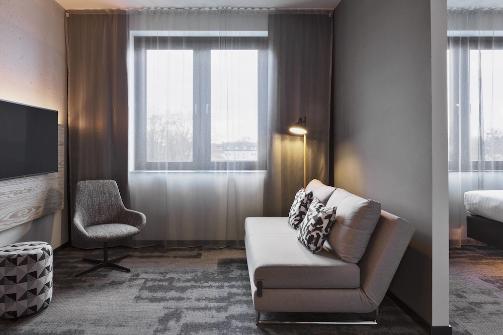MOXY DUESSELDORF SOUTH 30/52