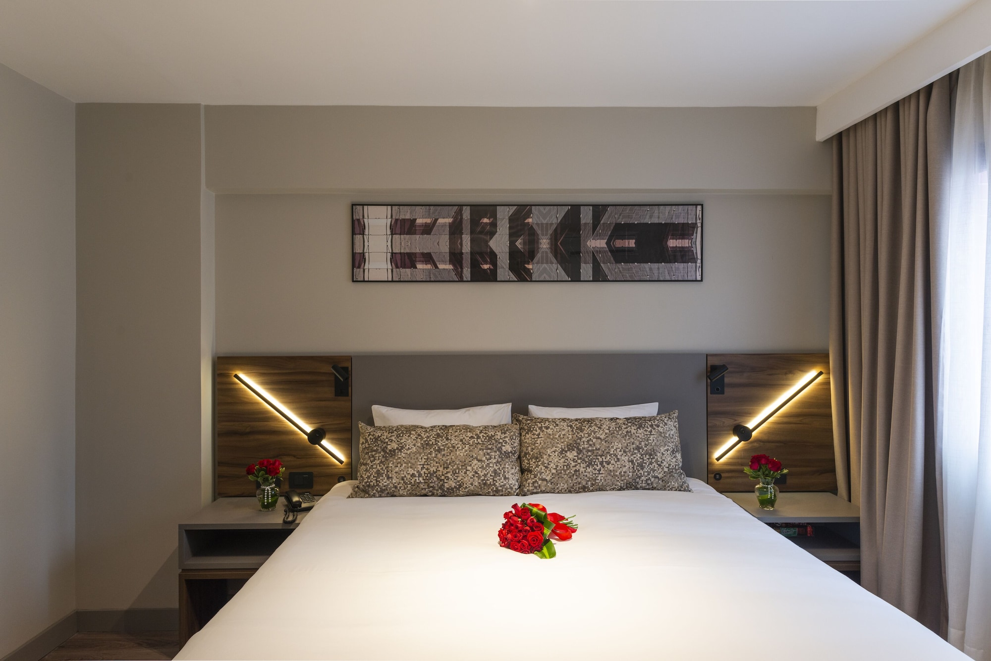 EXECUTIVE, APARTMENT, KING BED, BALCONY