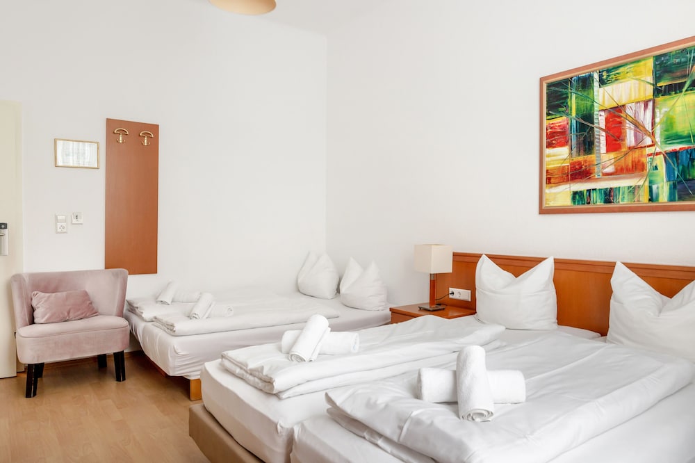HOTEL GRAF ZEPPELIN 28/62