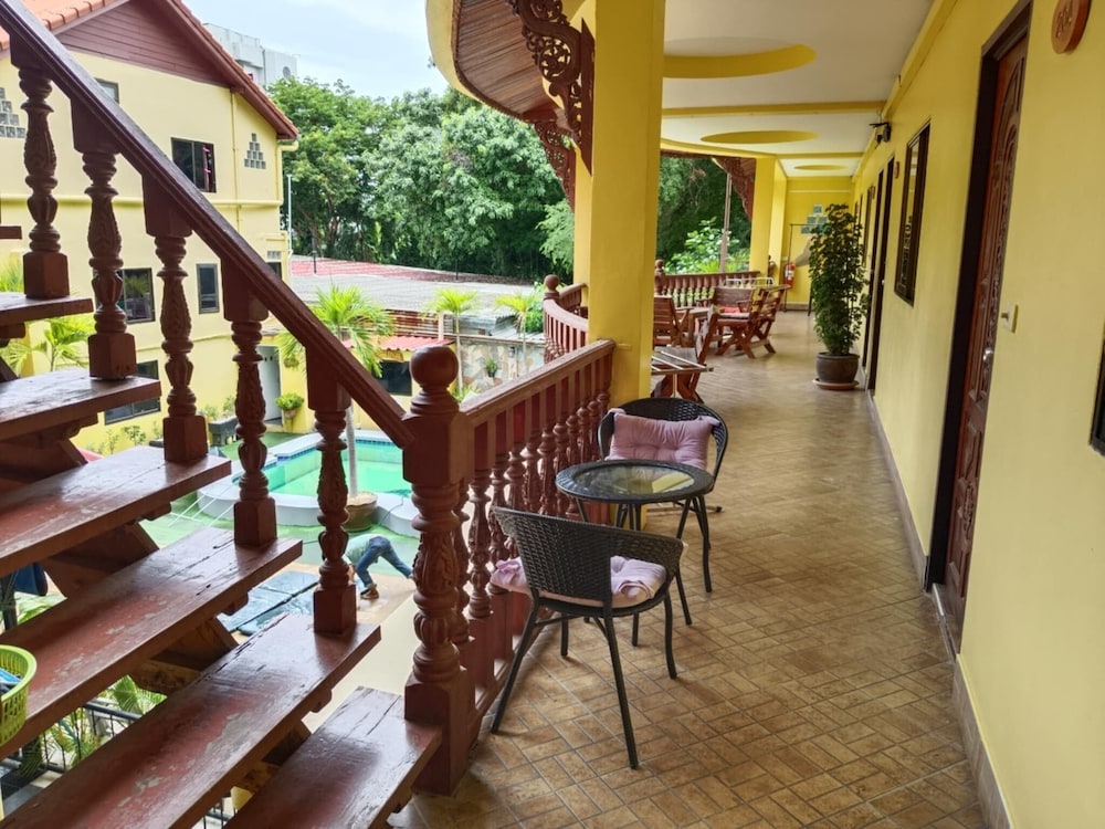 Phratamnak Inn - Hostel 62/77