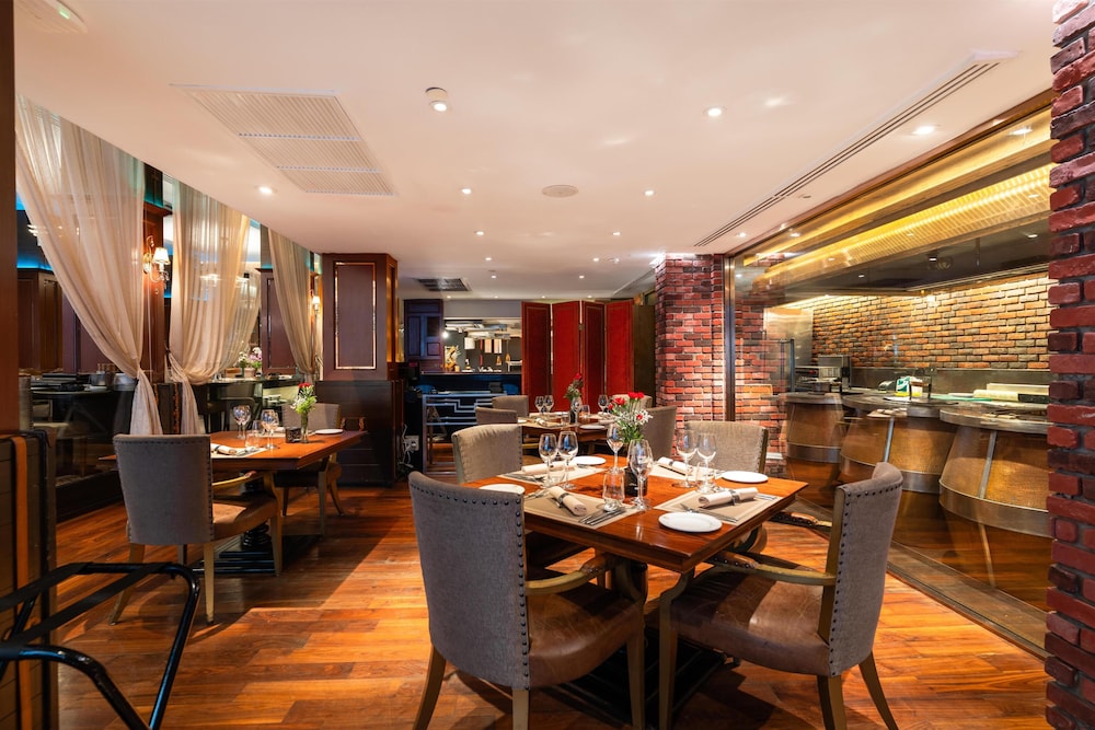 RADISSON SUITES BANGKOK SUKHUMVIT 56/73