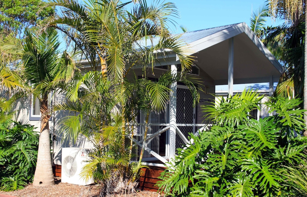 SHOAL BAY HOLIDAY PARK 9/70