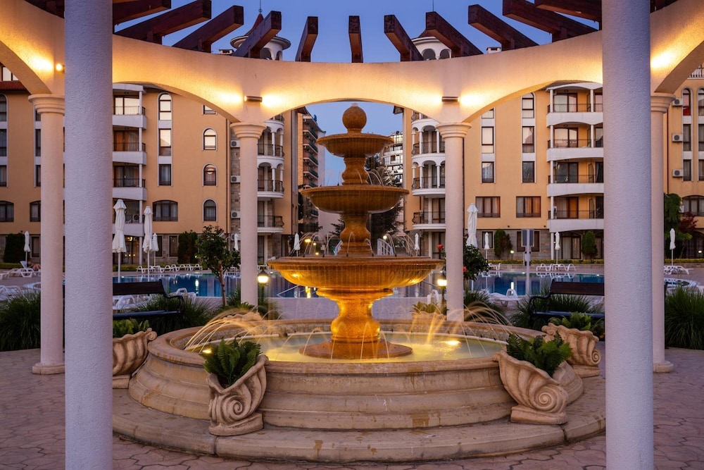 Royal Sun Holiday Complex 25/50