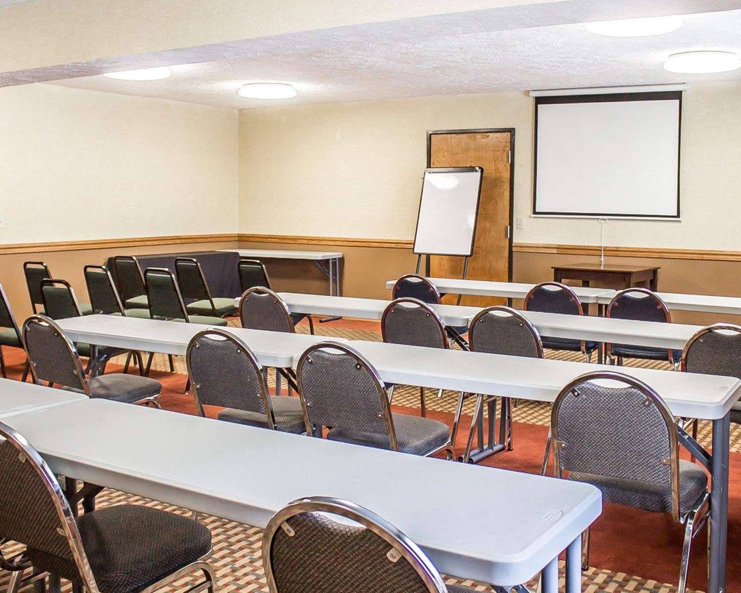 Quality Inn Elyria 33/35