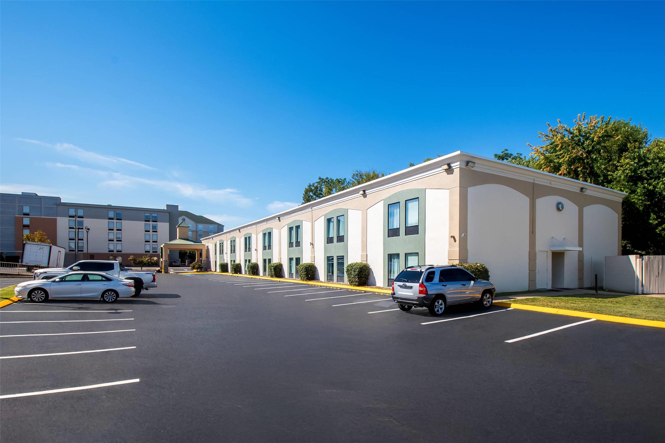 Quality Inn Chattanooga Hamilton Place 34/36