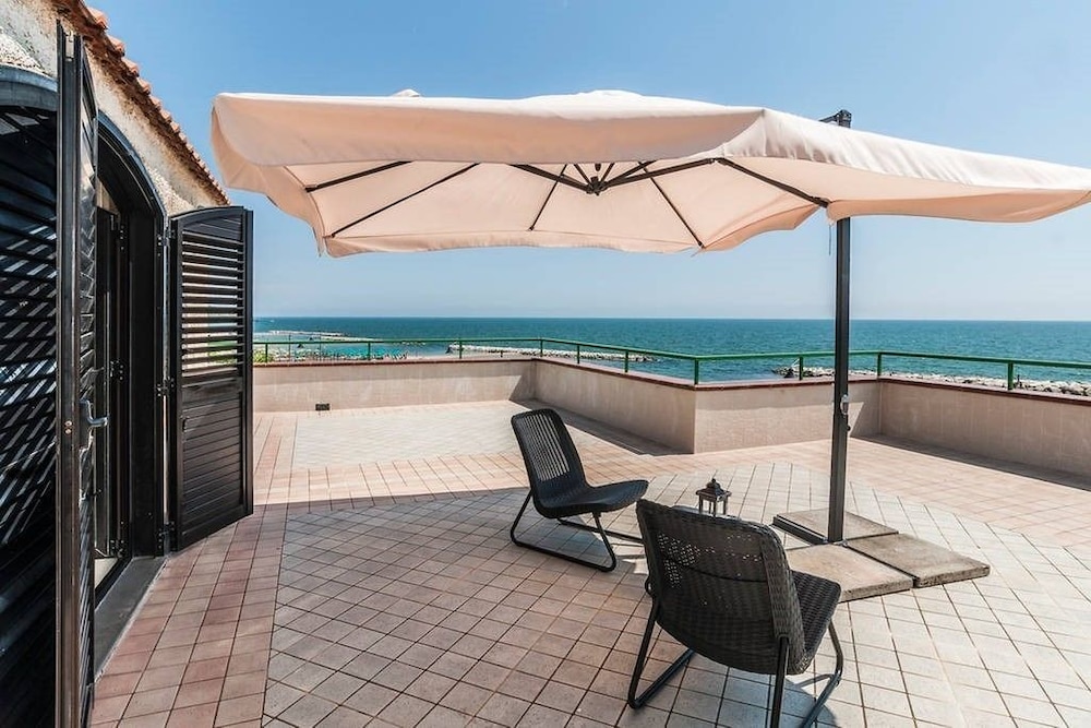 Hotel Tirreno 34/52