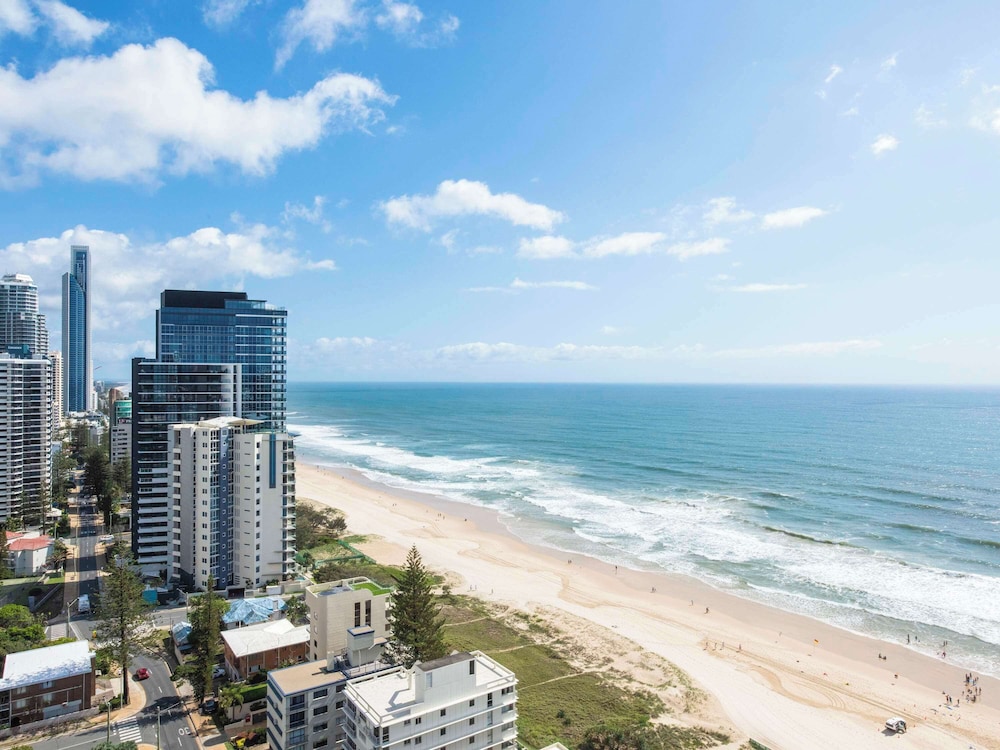 BreakFree Acapulco Surfers Paradise 57/63
