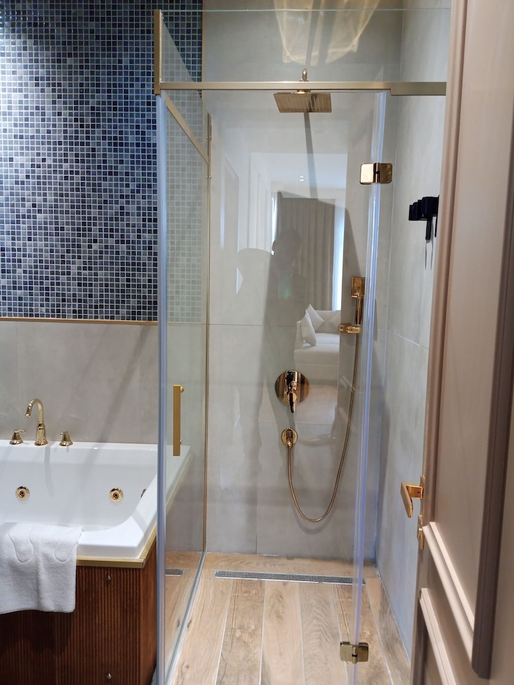 Taksim Bosphorus Hotel 48/50