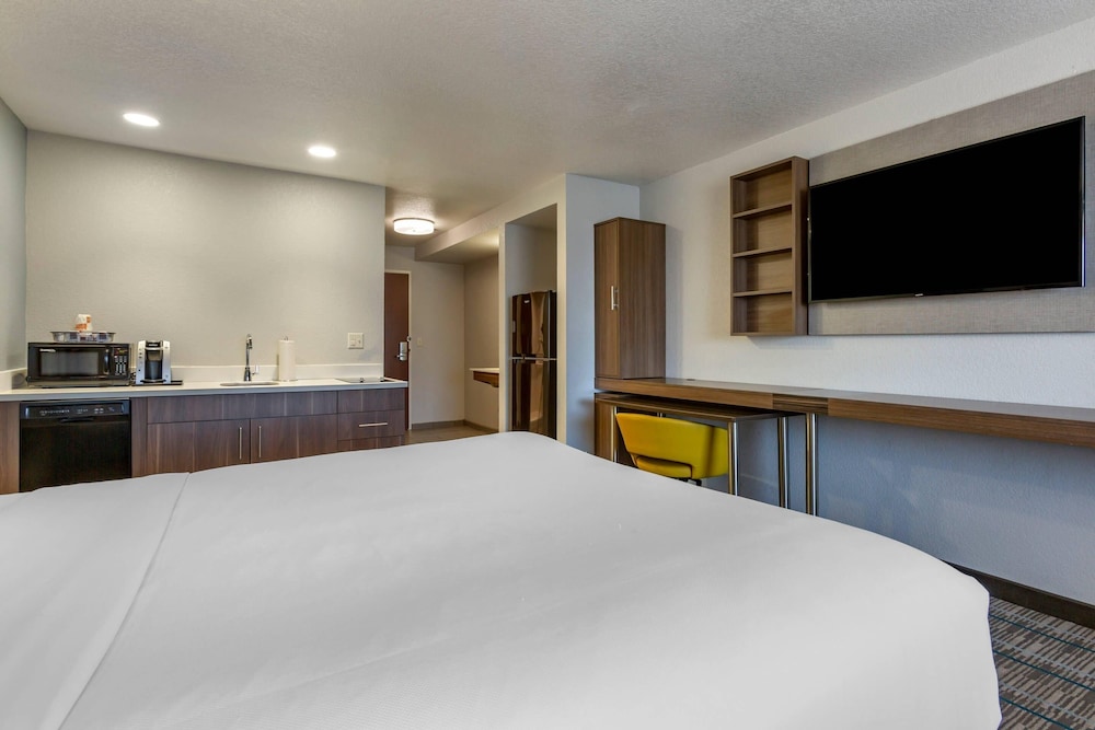 Efficiency, 2 Queen Beds, Accessible، MainStay Suites Coeur d Alene, ID 7/10