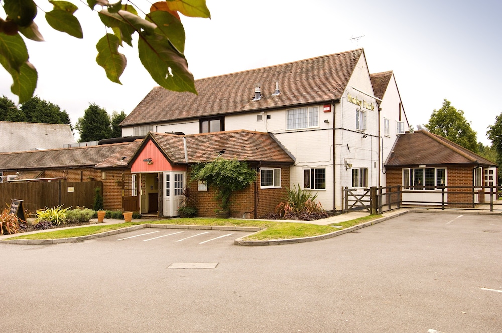 Premier Inn Farnborough West (Southwood) in Rushmoor