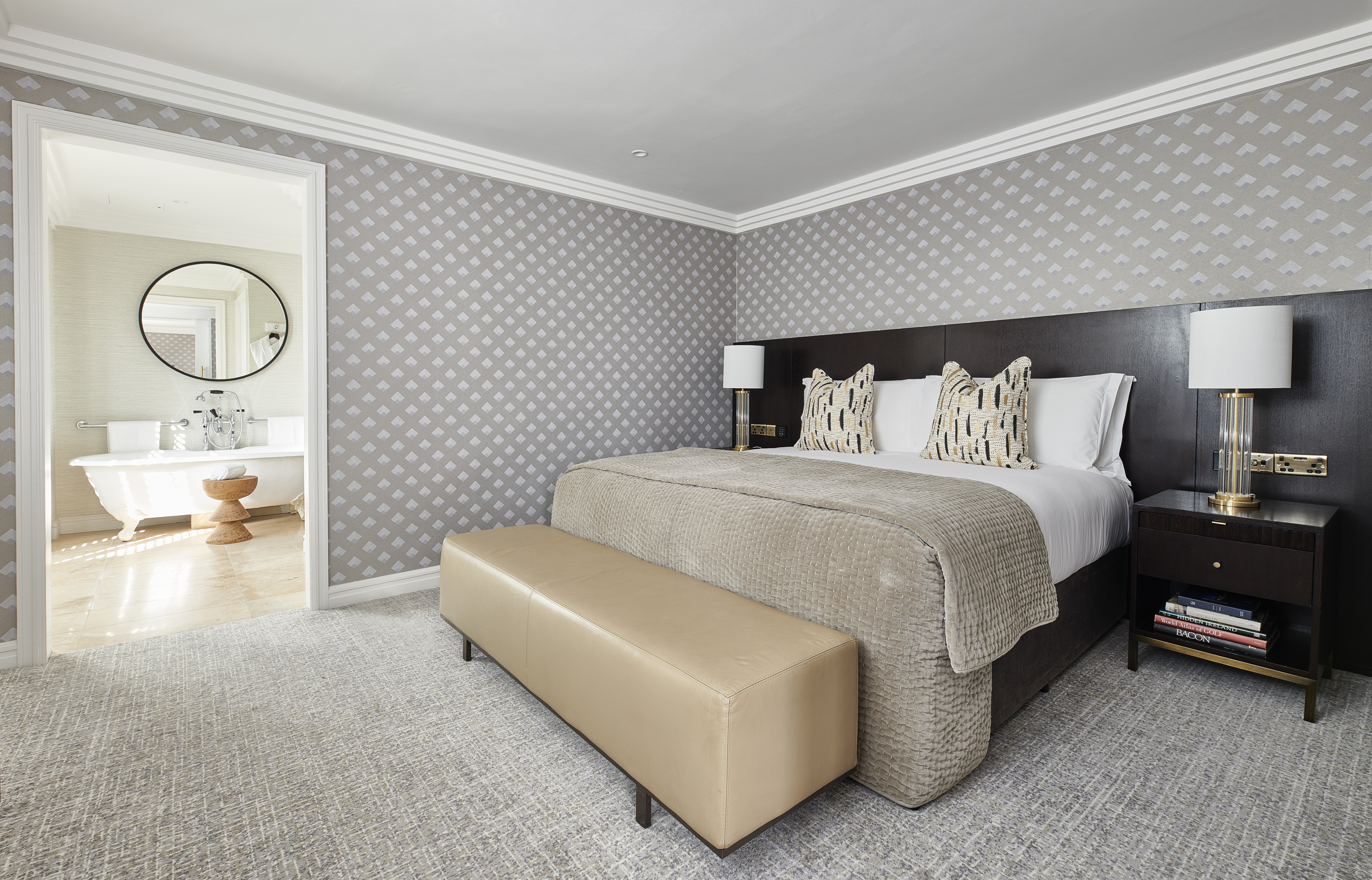 Suite, King Bed, Terrace
