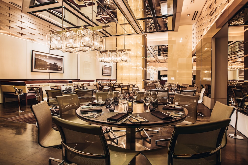 The Venetian Prestige Club Lounge 52/66