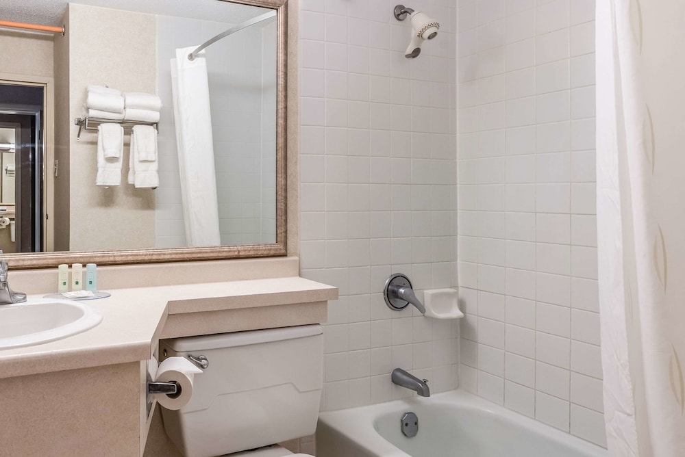 Quality Inn and Suites Brainerd MN 20/39