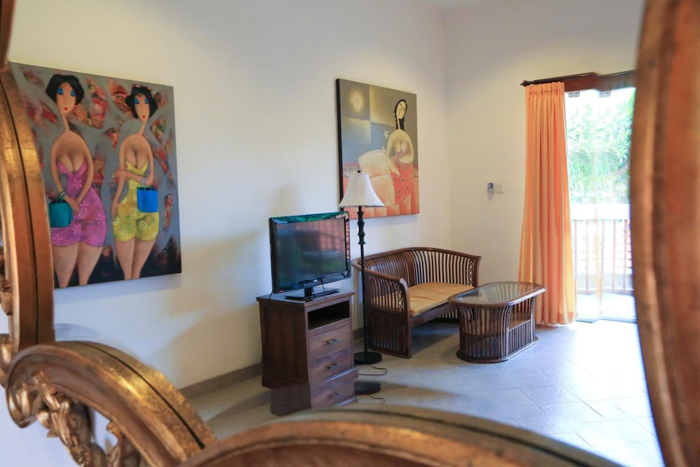 Aquarius Beach Hotel 47/64