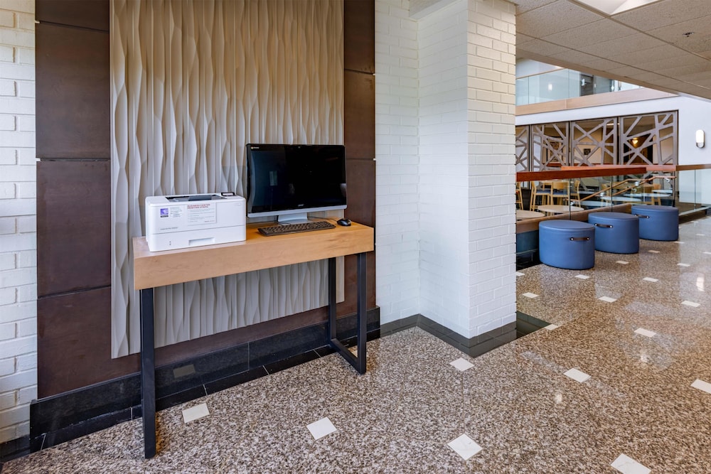Drury Inn and Suites St Louis Airport 43/49