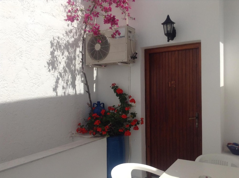 Hotel Eleftheria 17/45