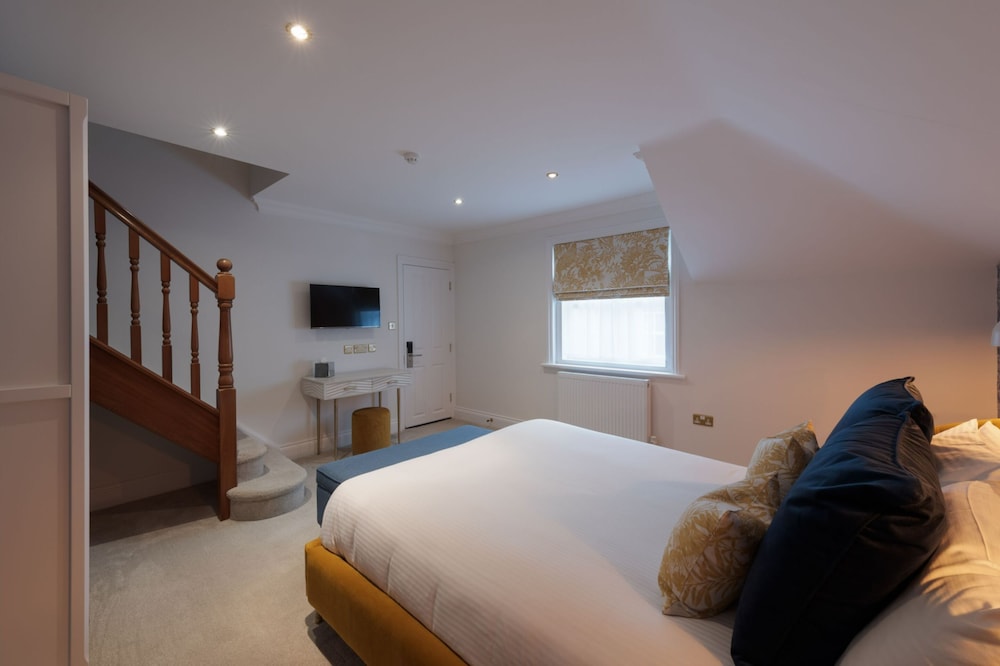 The Clarence Hotel 11/46
