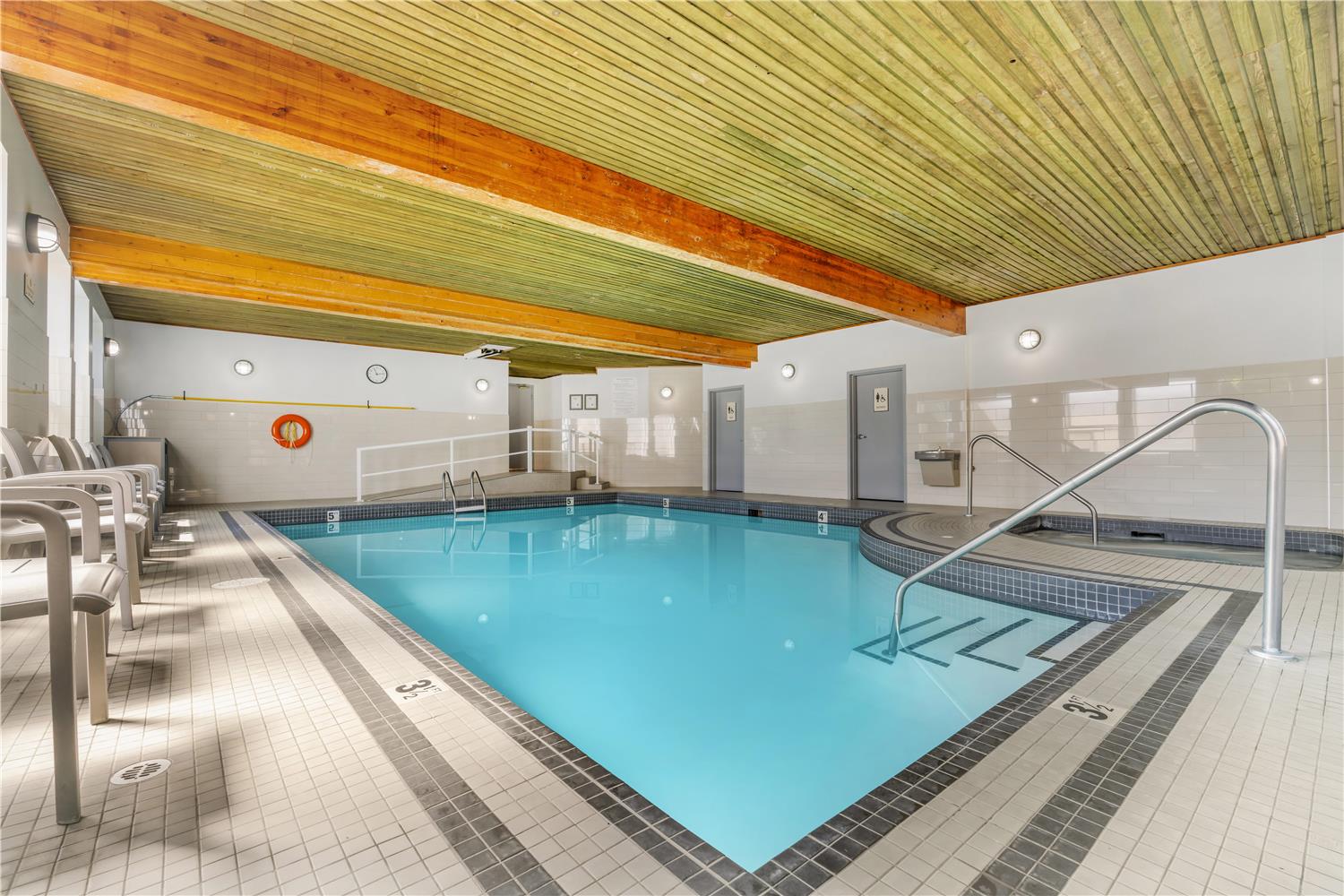 Best Western Plus Country Meadows Inn 10/28