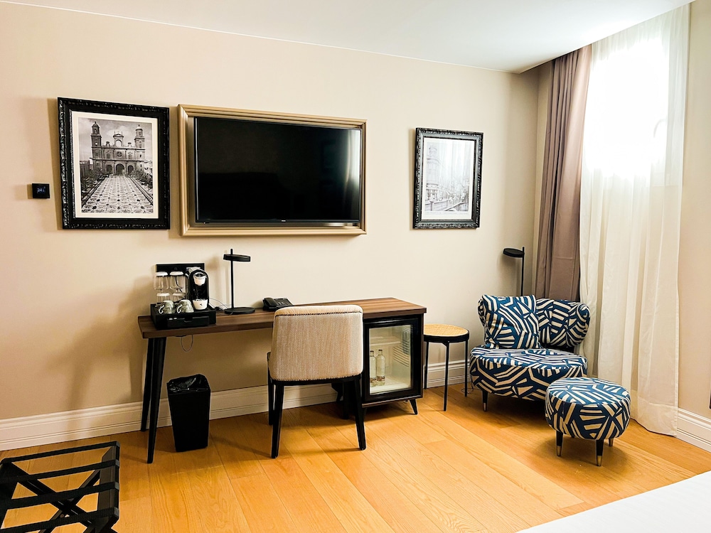 Boutique Hotel Cordial Plaza Mayor de Santa Ana 49/57