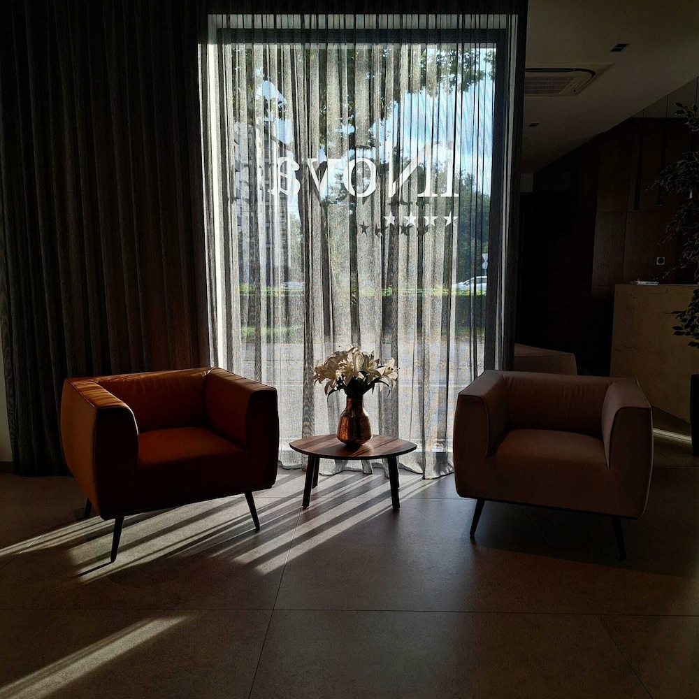 Hotel iNova 34/50