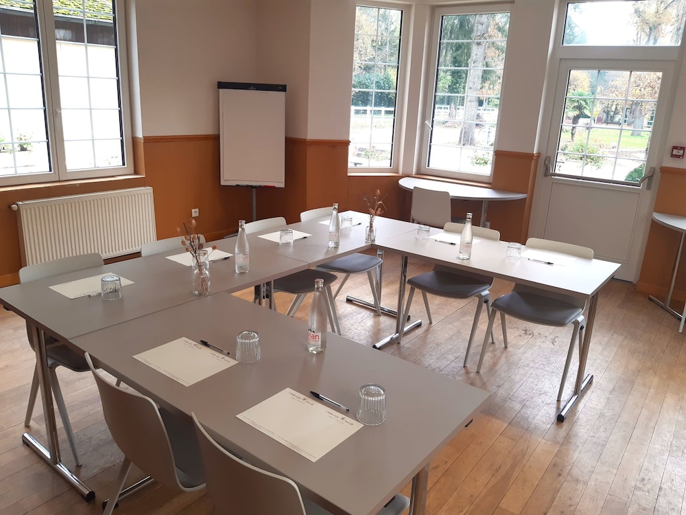 Hipotel Hostellerie Du Lys 33/49