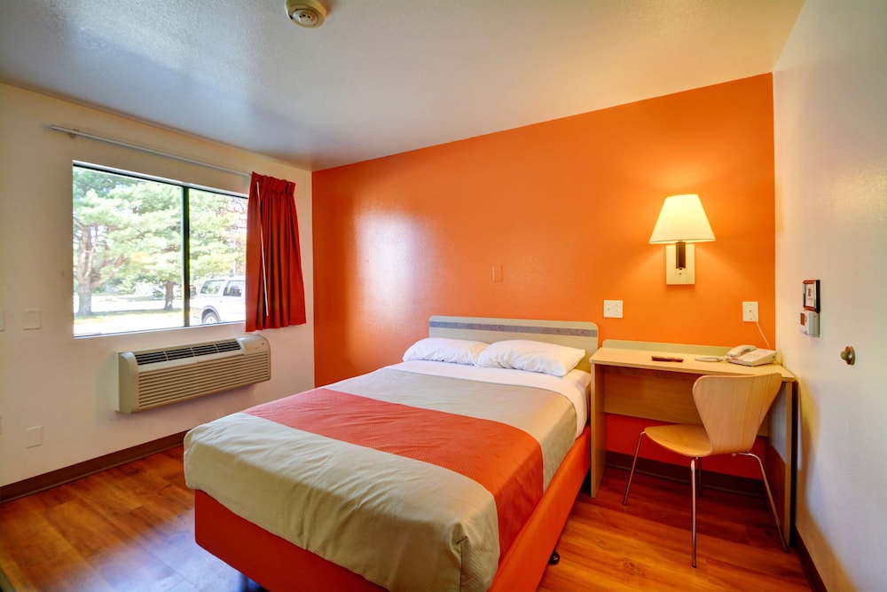 Motel6 Windsor Locks, CT - Hartford 35/66