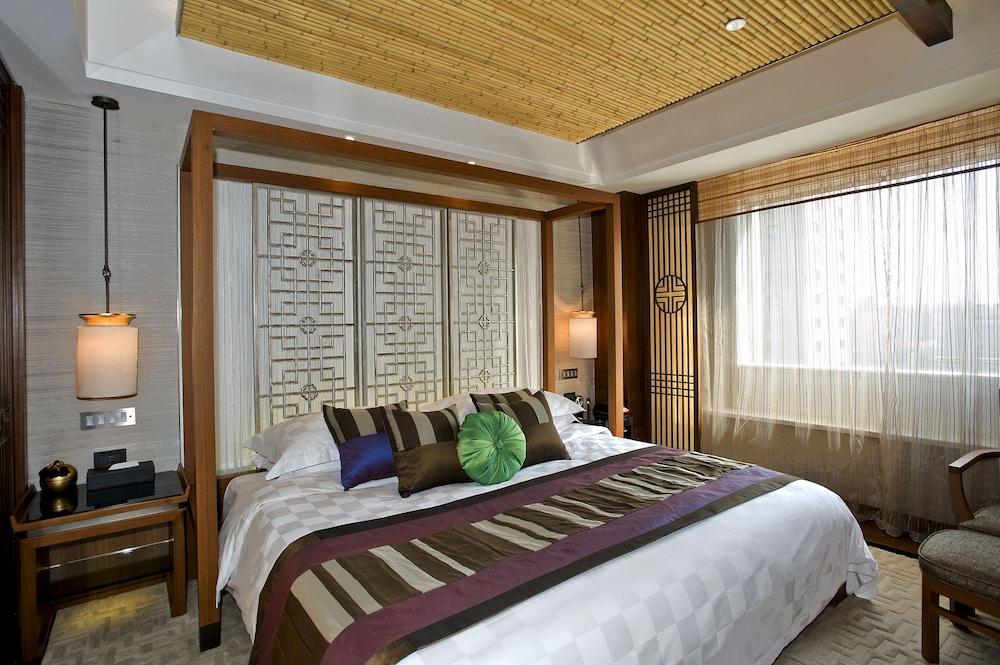 Room at New Otani Chang Fu Gong Hotel, BEIJING