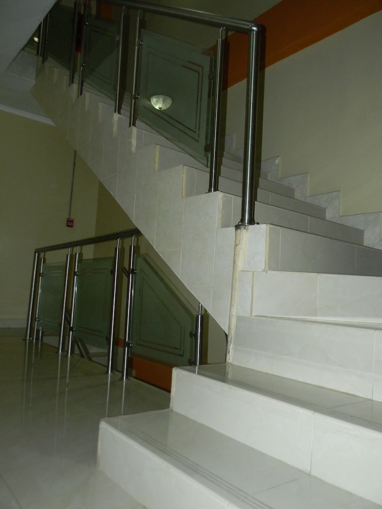 RIO GUAYAS HOTEL 20/30
