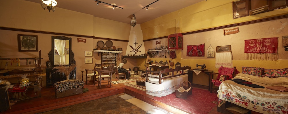Arolithos Traditional Cretan Village 25/50