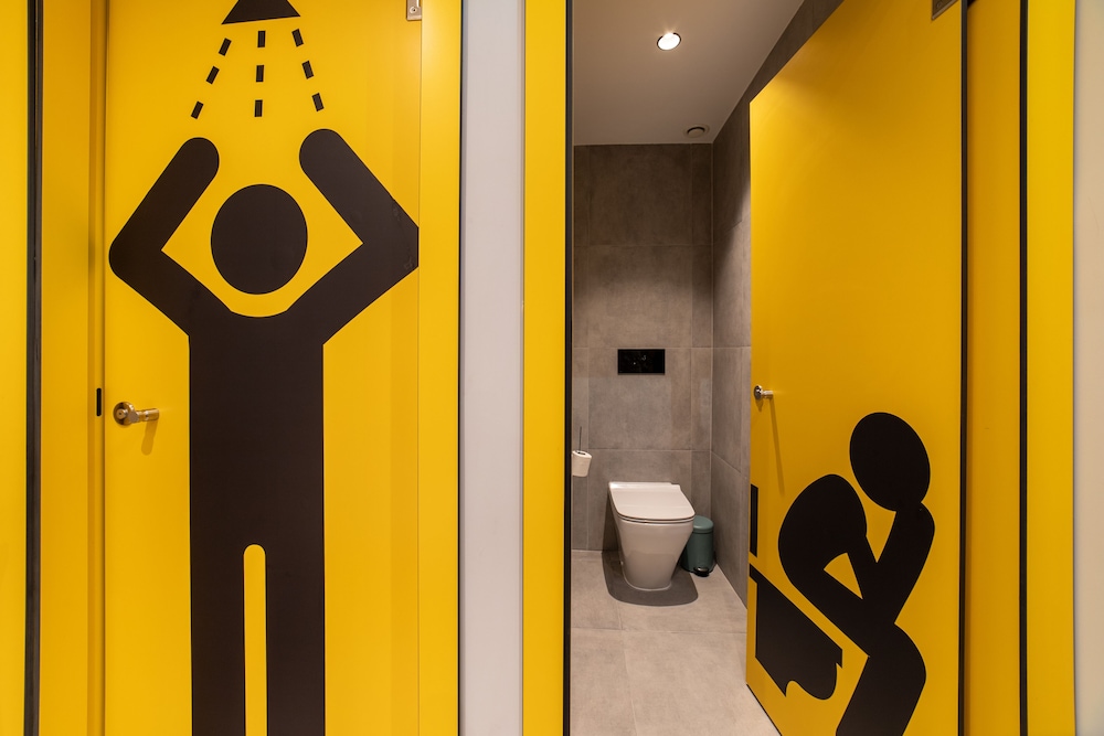 Petit Hostel 50/50