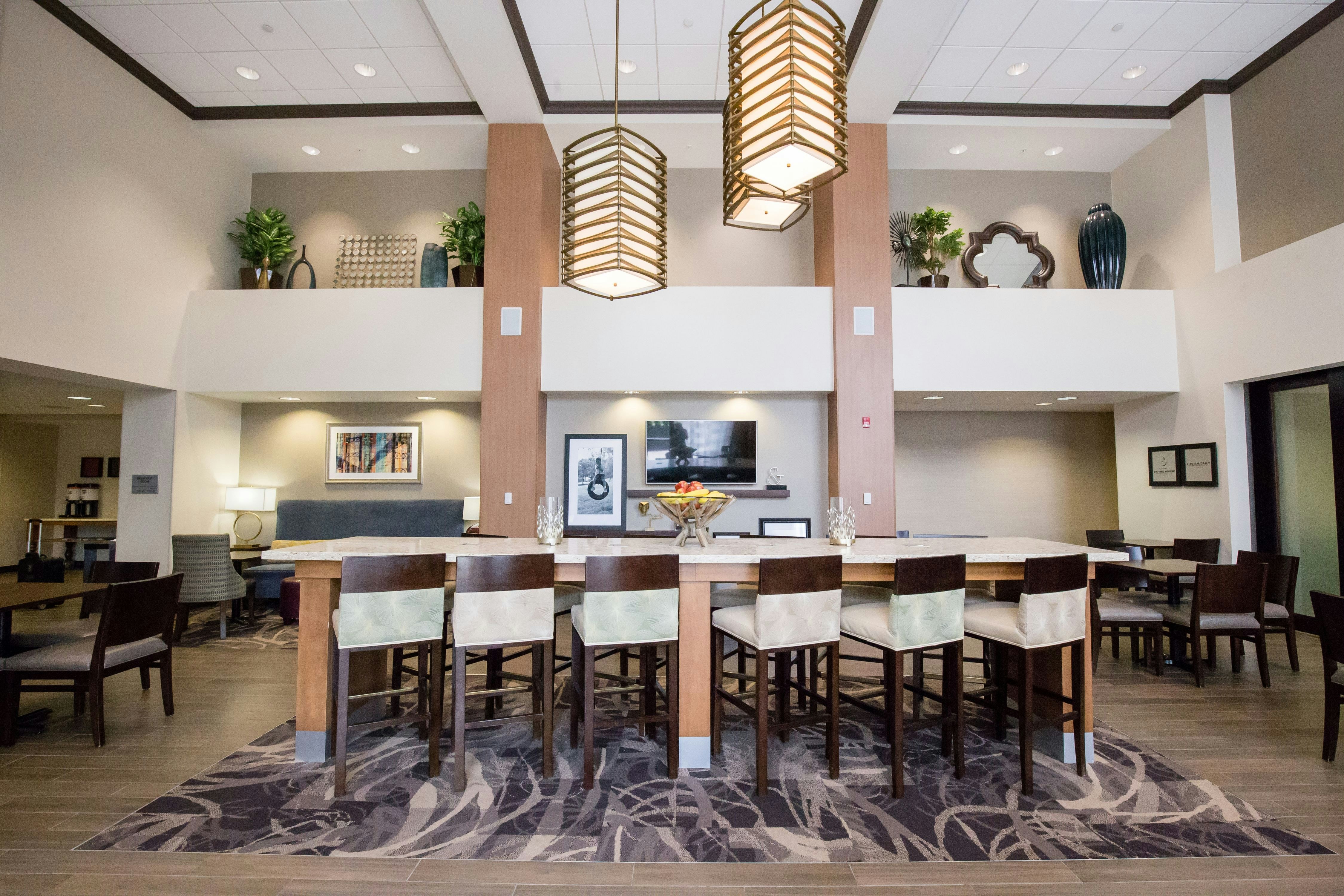 Hampton Inn Suites Pittsburgh Harmarville 28/50