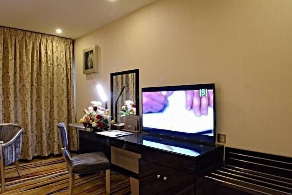 فندق جاردن بلازا(Garden Plaza Hotel Salmaniah) 32/35
